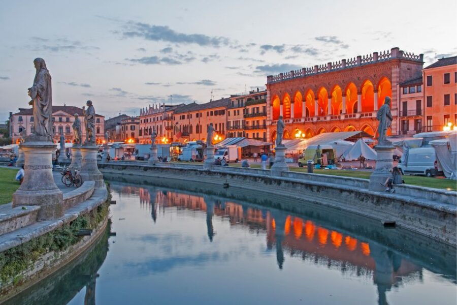 Padua Self-Guided Highlights Scavenger Hunt & Tour - Activity Description