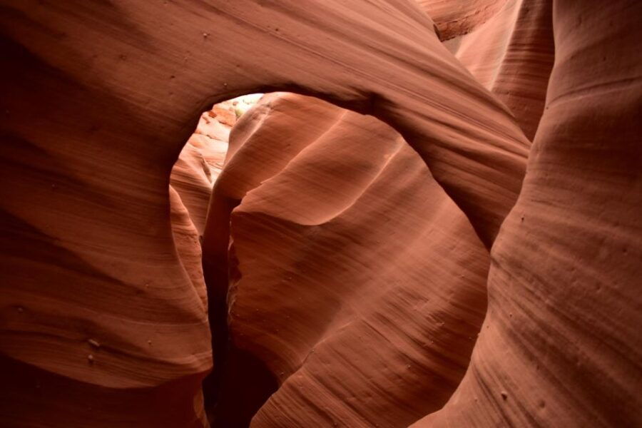 Page: Traditional Navajo Hogan Stay & Antelope Canyon Tour