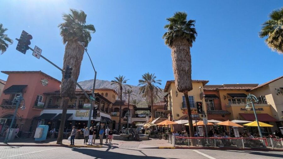 Palm Springs: Self-Guided Scavenger Hunt Walking Tour - Tour Overview