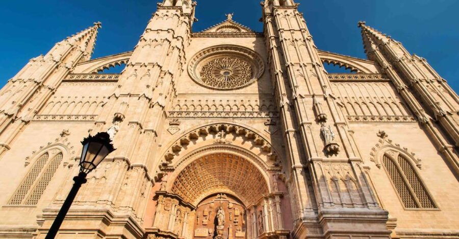 Palma De Mallorca: Private Walking Tour With a Local Guide - Experience