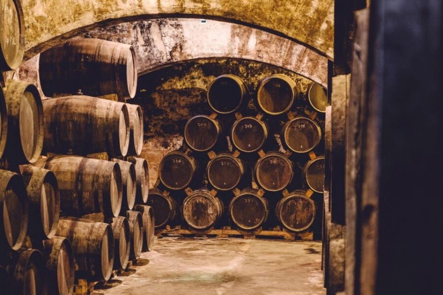 Palma: Distillery Tour With 3 Spirits and Tapas Tasting - Good To Know