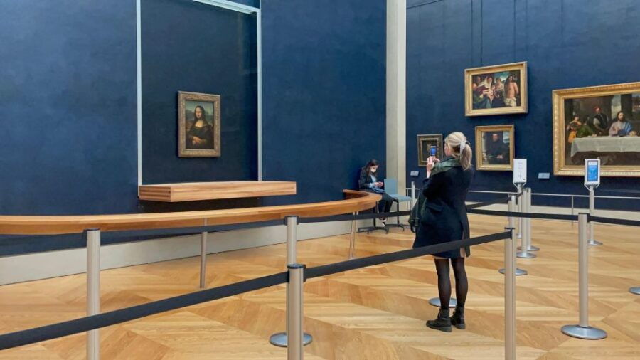 Paris: Louvre Museum Mona Lisa First Viewing Semi-Private - Accessibility and Cancellation Policy