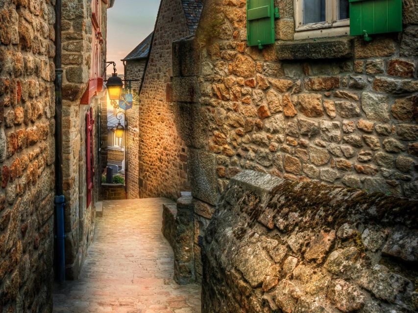 Paris: Private Tour Paris – Mont Saint Michel