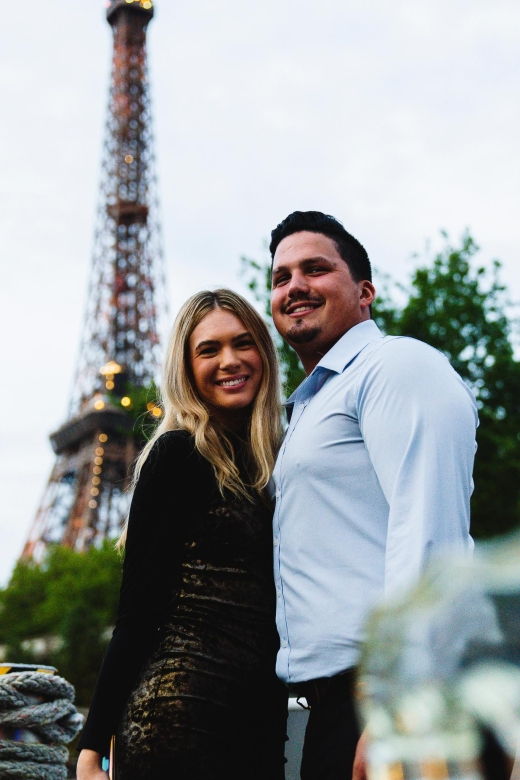 Paris : Seine River Dinner Cruise With Live Singer - Cruise Highlights