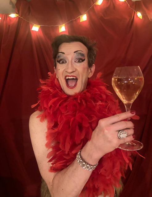 Paris : Unique Cabaret Concert & Dinner in Atelier Dartiste - Good To Know