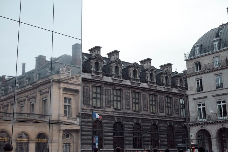Photo Workshop Paris - Language Options and Group Size