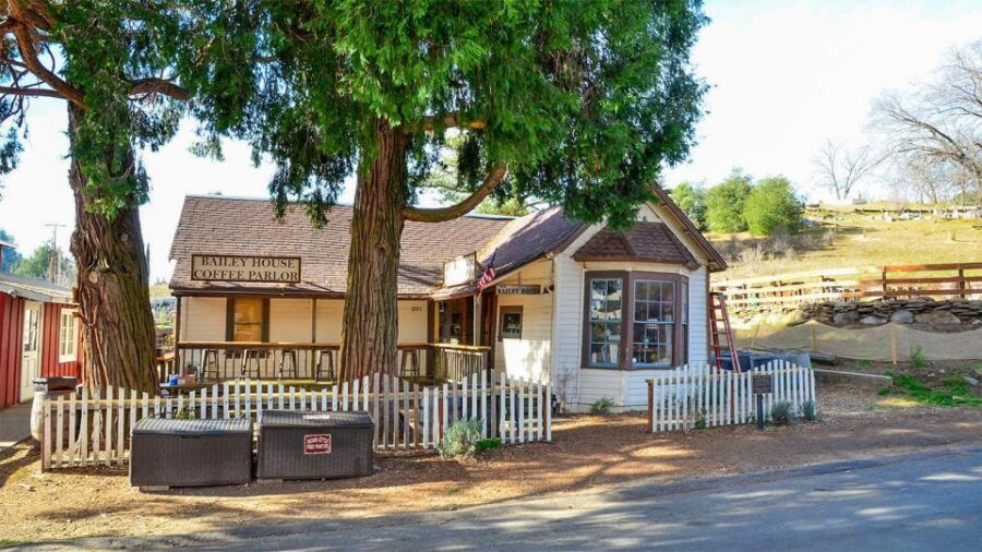 Pies & Pickaxes: A Historic Walking Tour of Julian, CA - Good To Know
