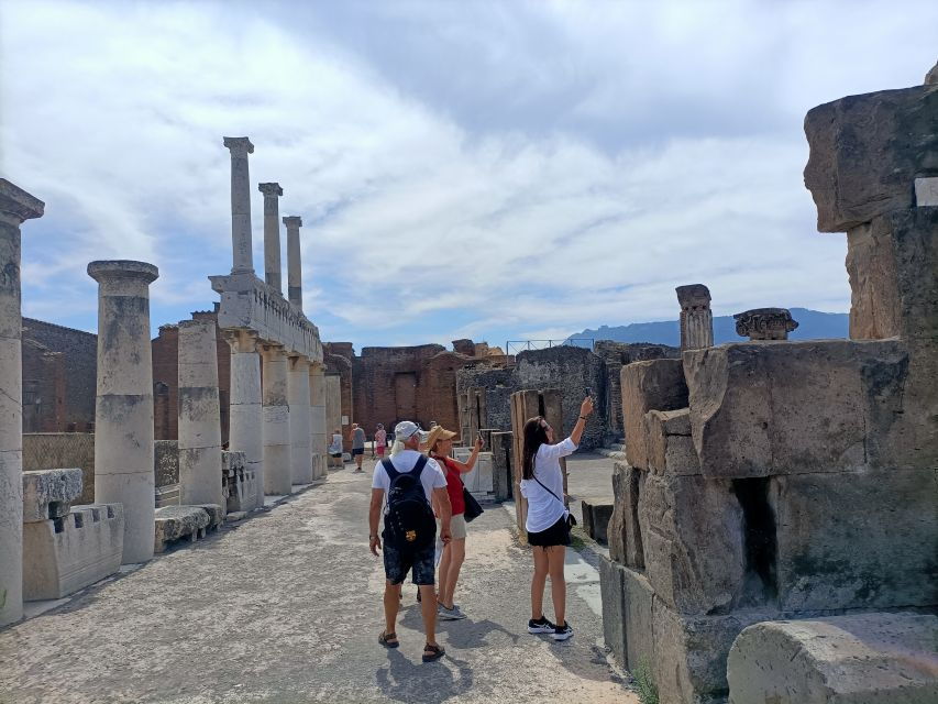Pompeii: Small-Group Guided Tour With Skip-The-Line Entry