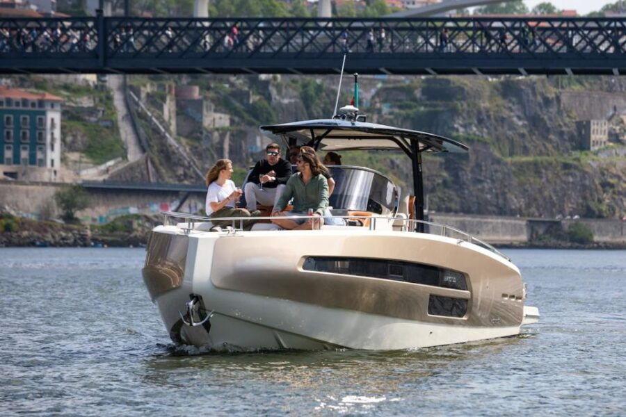 Porto: 2h Private Luxury Yacht in the Douro - Full Description