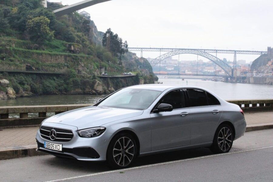 Porto: Luxury Sedan Car Transfer to Lisbon. - Service Highlights
