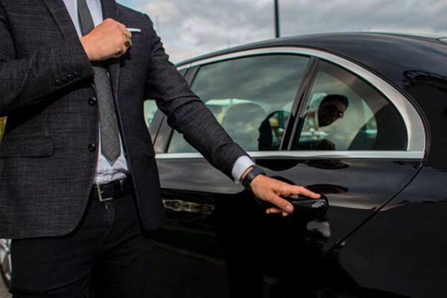 Porto: Private Transfer Between the City and the Airport - Service Features and Highlights