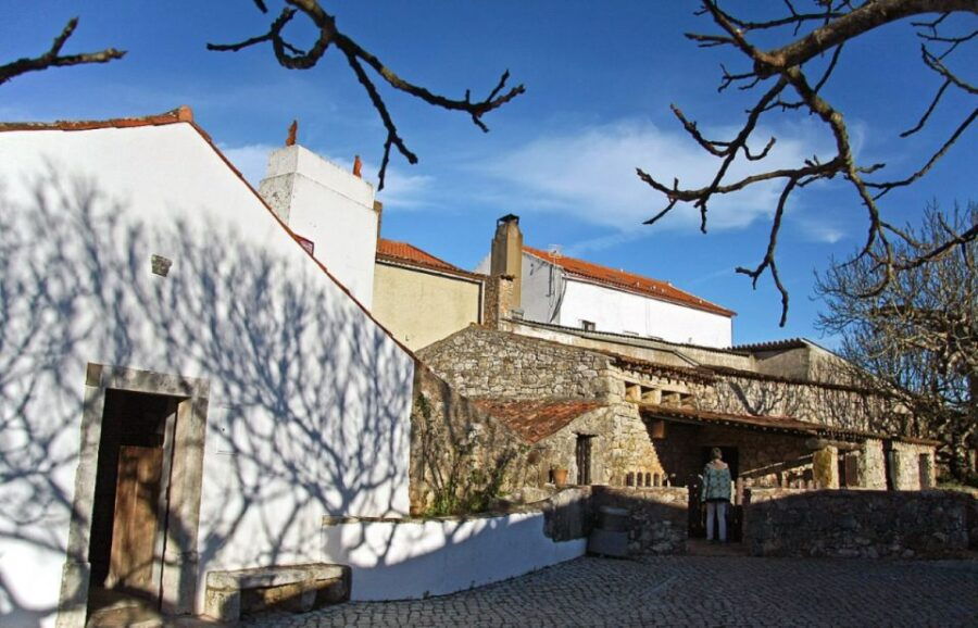 Porto: Private Transfer to Fatima - Experience Description