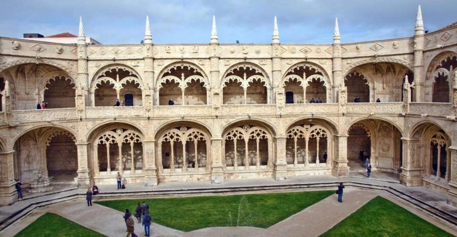 Private 7 Hours Tour of Palaces, Monasteries, and Churches. - Inclusions and Itinerary Highlights