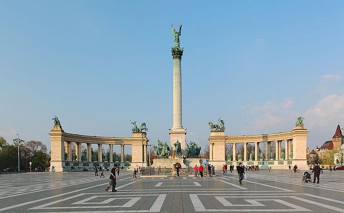 Private Budapest Sightseeing Tour: Royal Castle, Heroes Square, Chain Bridge - Good To Know