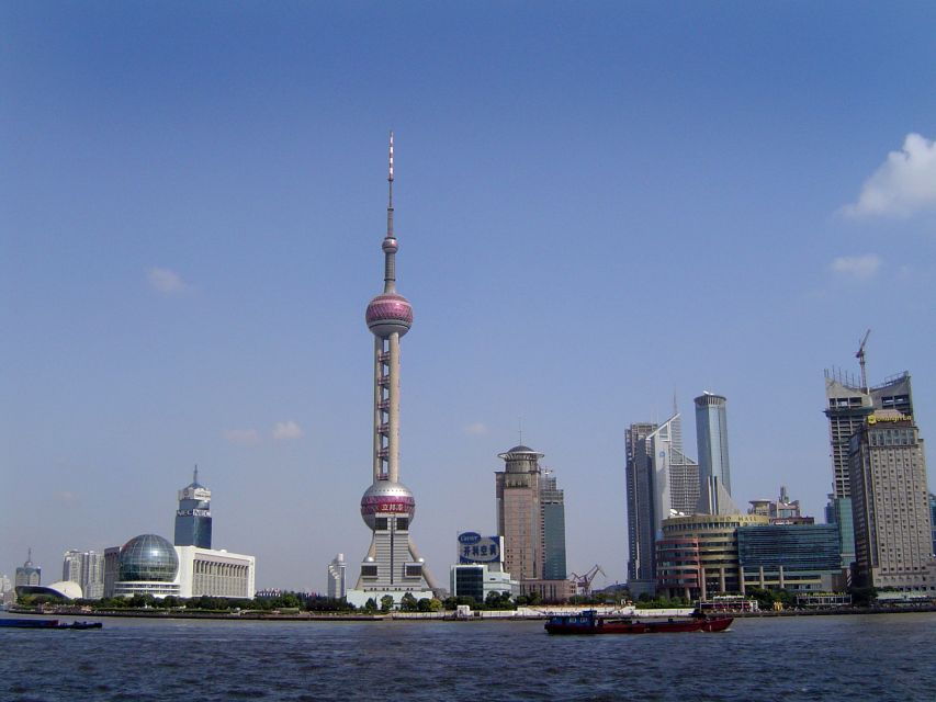 Private City Trip of Shanghai Including Lunch