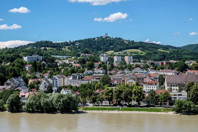 Private One Way Transfer From Cesky Krumlov to Linz