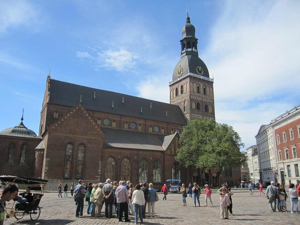Private Photoshoot Tour in Riga - Good To Know