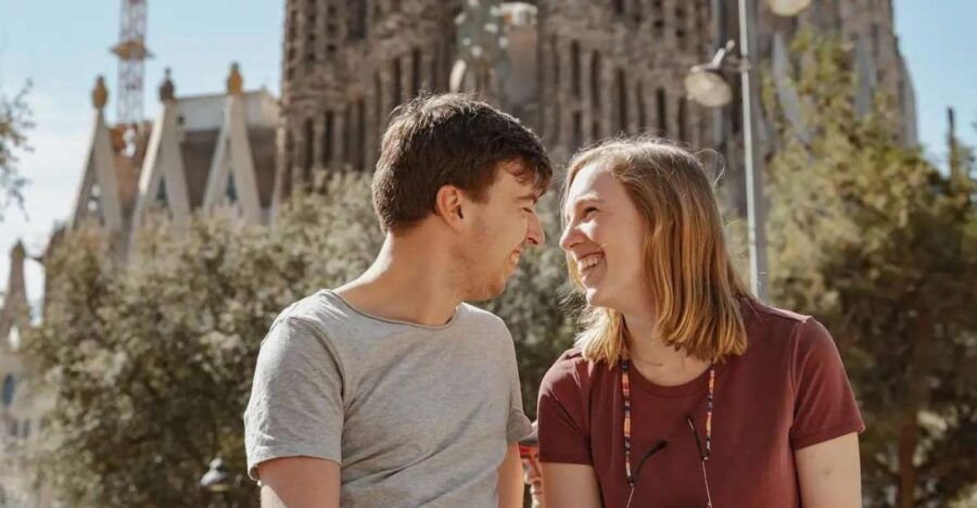 Private Professional Photoshoot Near Sagrada Familia - Good To Know