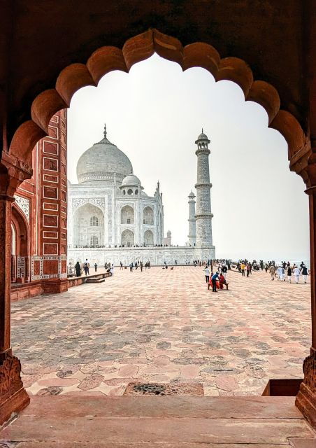 Private Taj Mahal Tour by Fastest Train From Delhi