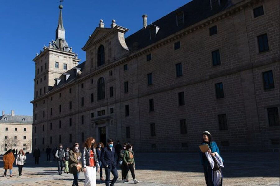 Private Tour El Escorial & Valle De Los Caídos Hotel Pick up