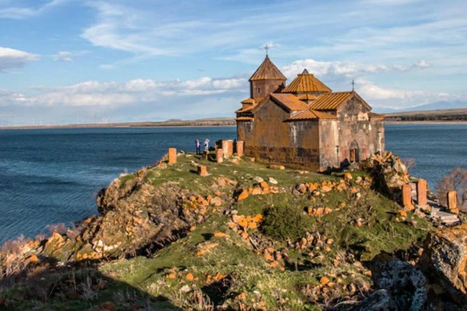 Private Tour to Khor Virap, Areni Winery, Noravank, Selim Pass, Hayravank