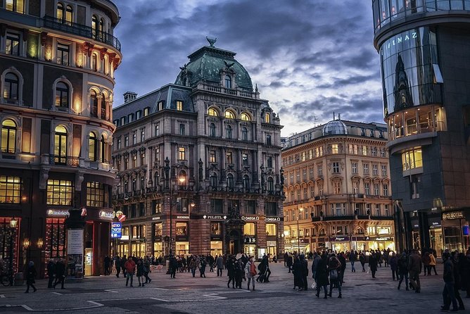 Private Transfer From Budapest to Vienna With 2h of Sightseeing, Local Driver