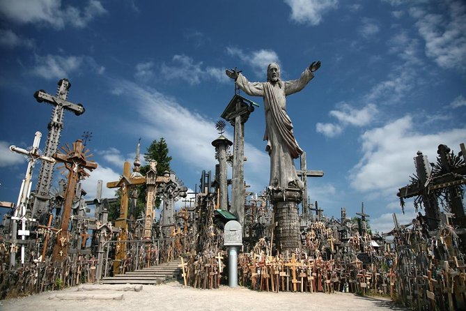 Private Trip From Vilnius to Riga: Hill of Crosses, Rundale Palace, Bauska Castl