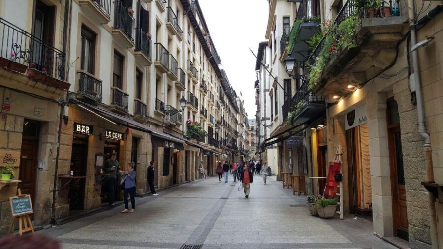 Private Walking Tour of Essential Spots of San Sebastian