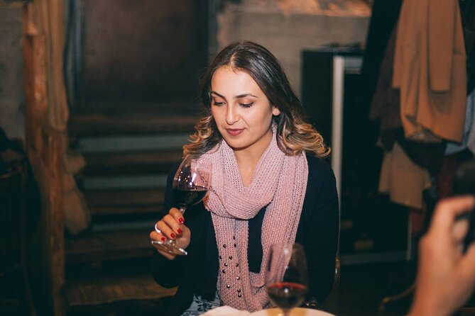 Private WINE Tasting in Napoli With BOOKS - Good To Know