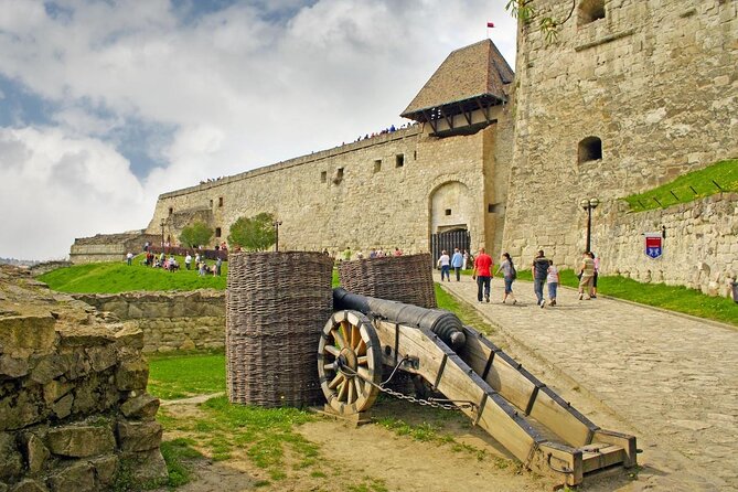 Private Winetasting and Sightseeing Tour to Eger, Home to Bulls Blood Wine!