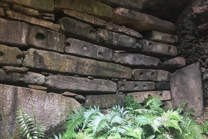 R1-The NORTH COAST OF EASTER ISLAND