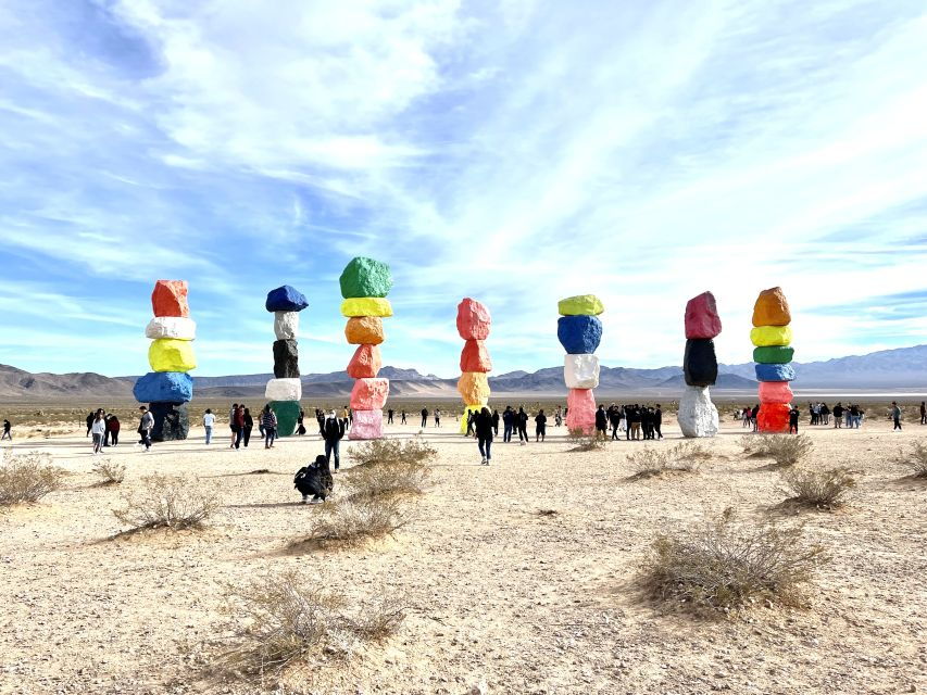 Red Rock Canyon Sign& Seven Magic Mountains Tour