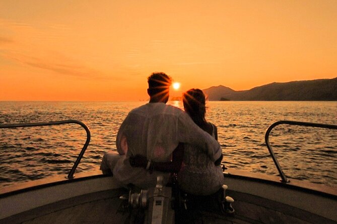 Romantic Sunset Boat Tour in Zadar Coast With Prosecco 1,5 H