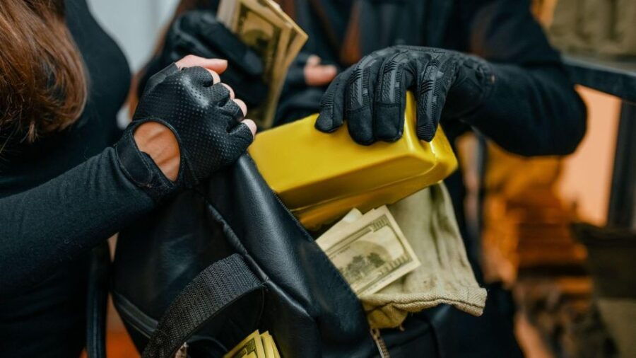 Rome : Outdoor Escape Game Robbery In The City - Inclusions