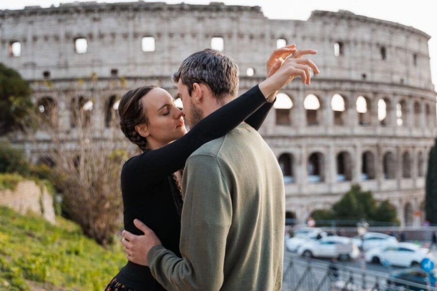 Rome: Romantic Couple Photoshoot Experience at the Colosseum - Good To Know