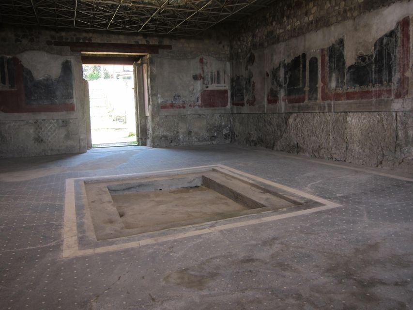 Rome: Transfer From Rome to Sorrento via Pompeii