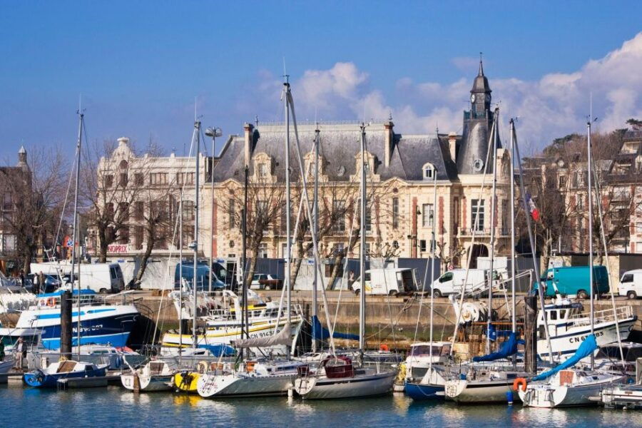 Rouen, Honfleur, Deauville: Private Round Tour From Paris