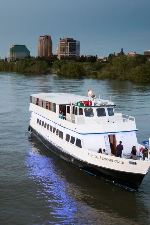 Sacramento: New Years Eve River Firework Cruise - Booking Information