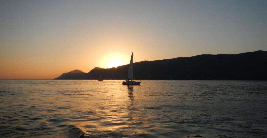 Sailing Boat Sunset in Setúbal - Description