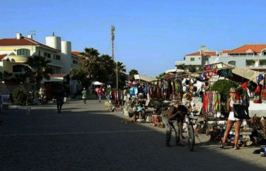 Sal Island: Santa Maria City Tour, Street Art and Tapas