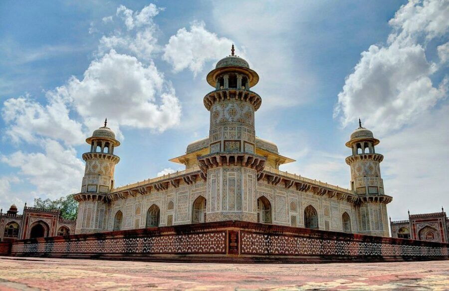 Same Day Agra Tour By Gatimaan Train