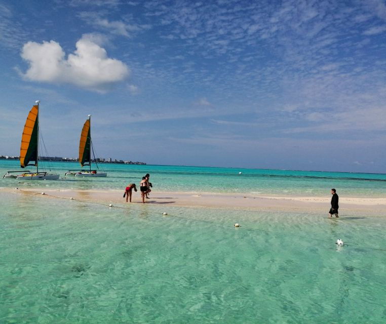 San Andres: Private San Andres Bay Tour by Luxury Speedboat - Tour Experience Highlights