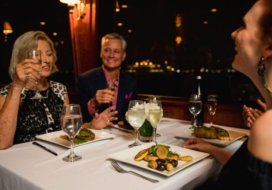 San Francisco: Christmas Eve Buffet Brunch or Dinner Cruise