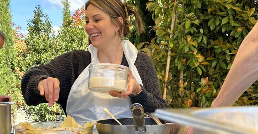 San Gimignano Outdoor Cooking Class & Wine Tasting in Winery