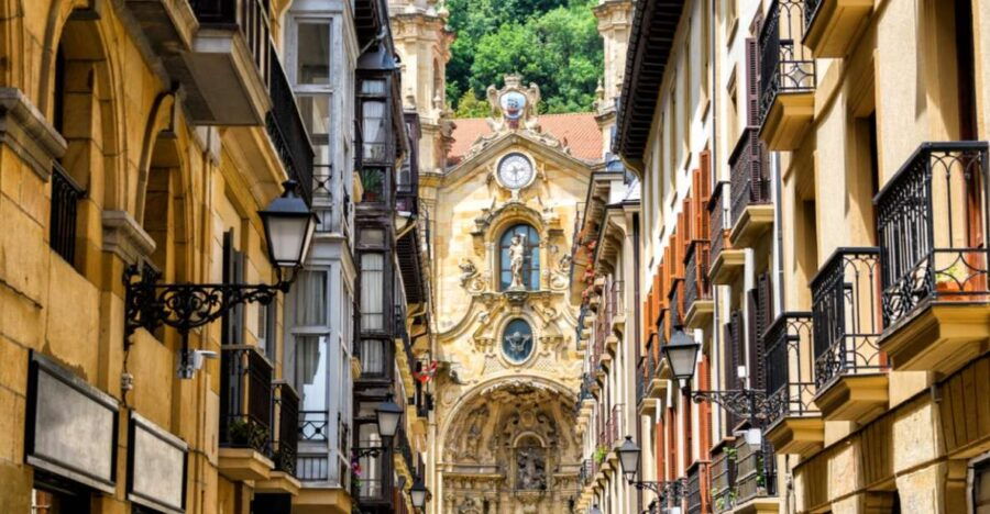 San Sebastian: Downtown Outdoor Escape Game