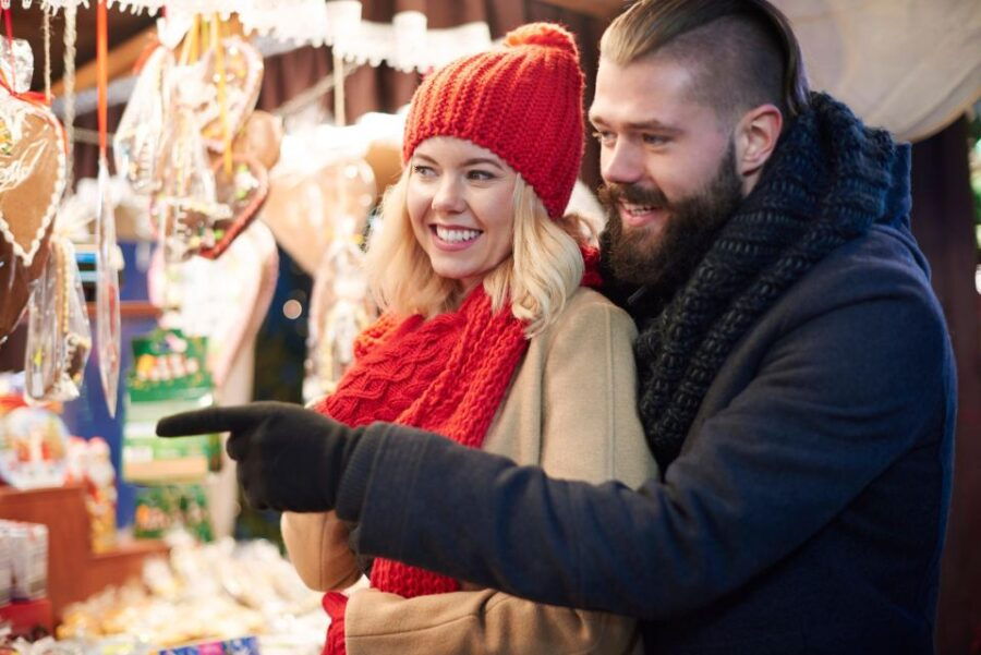 Santa Fe's Enchanted Christmas Stroll - Good To Know