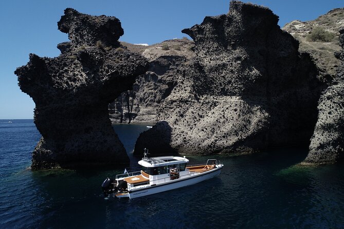 Santorini Half Day Motorcruiser Private Cruise Incl. Meal,Drinks &Free Transport