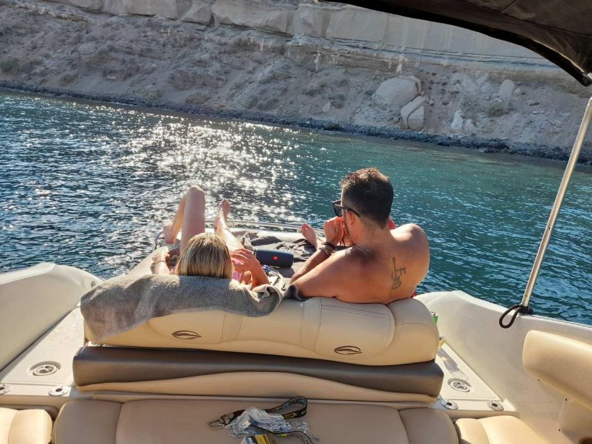 Santorini: Luxury Private Speedboat With Food and Drinks