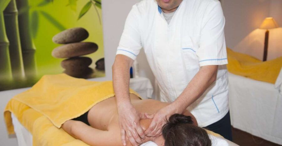 Santorini: Signature Aromatherapy Spa Face – Body Treatment