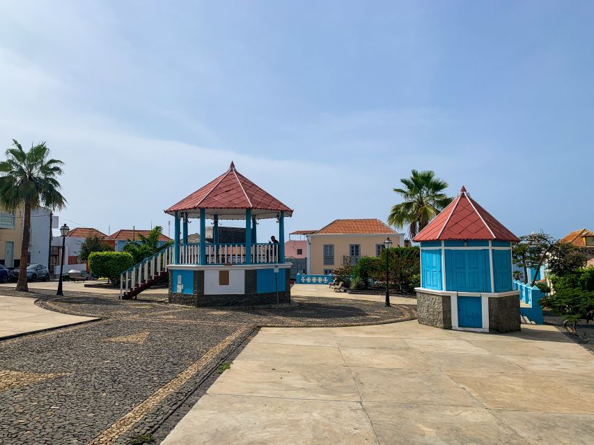 São Filipe: Walking Tour of Historic Center and Market - Municipal Museum Visit